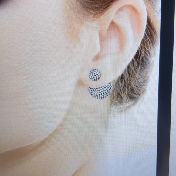 White and Green Double Back Stud - Picture 4 of 4